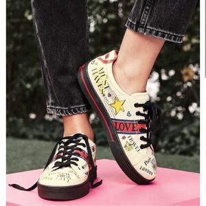 Brighton Scoop Newsprint Sneakers 9 brand new